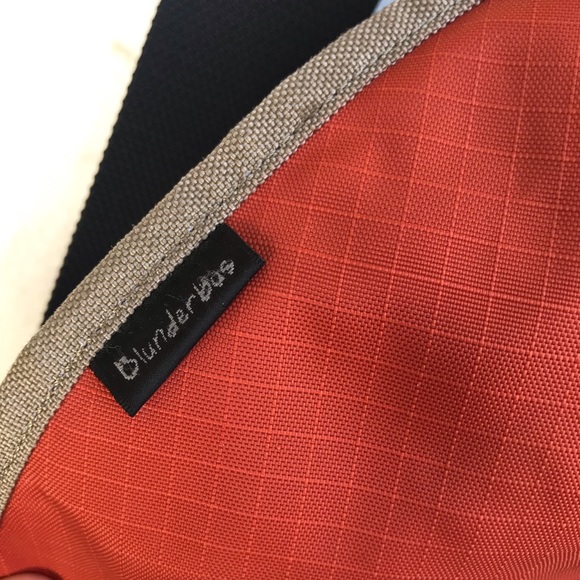 Crumpler Blunderbus small messenger bag - Picture 7 of 10